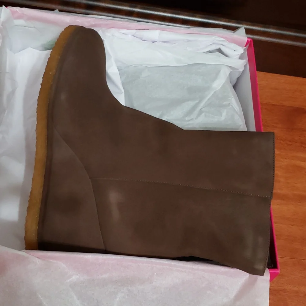 VINCE CAMUTO BEVVISA WEDGE BOOTIE
